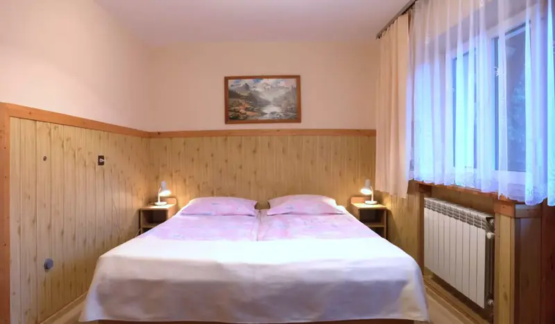 Pokój dwuosobowy w Apartamencie Szarotka