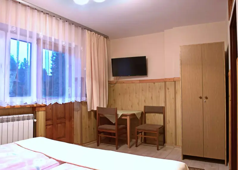 Pokój dwuosobowy z wyjściem na balkon