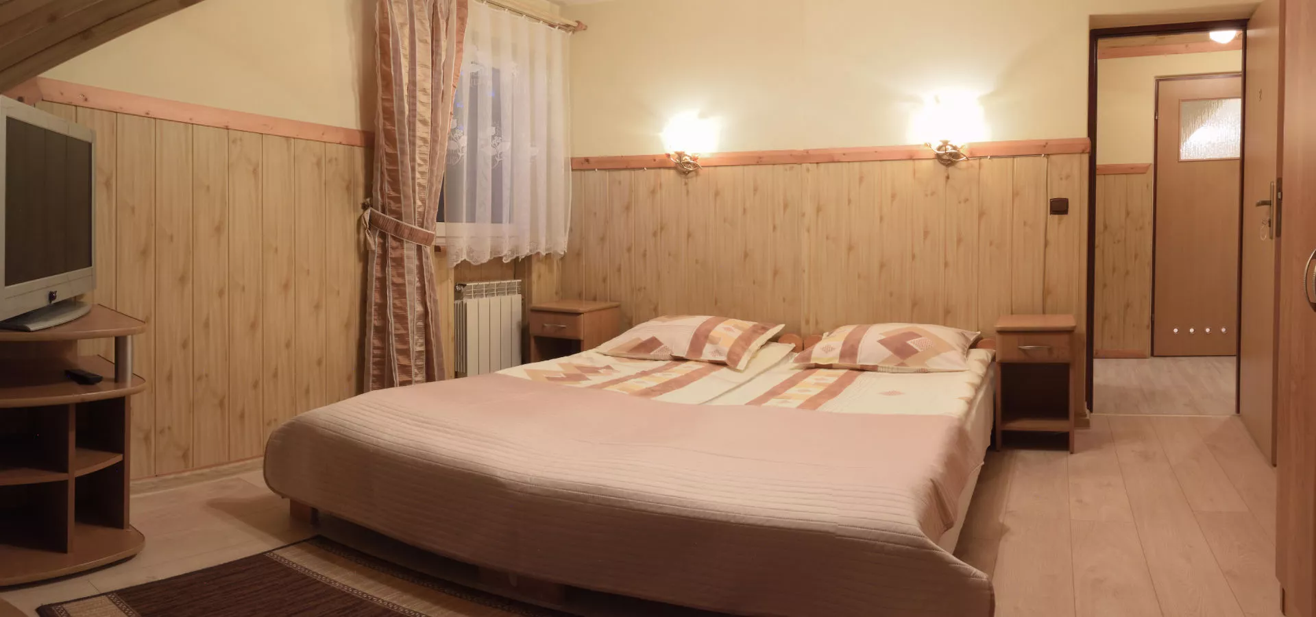 Panorama Tatr widziana z Zakopanego