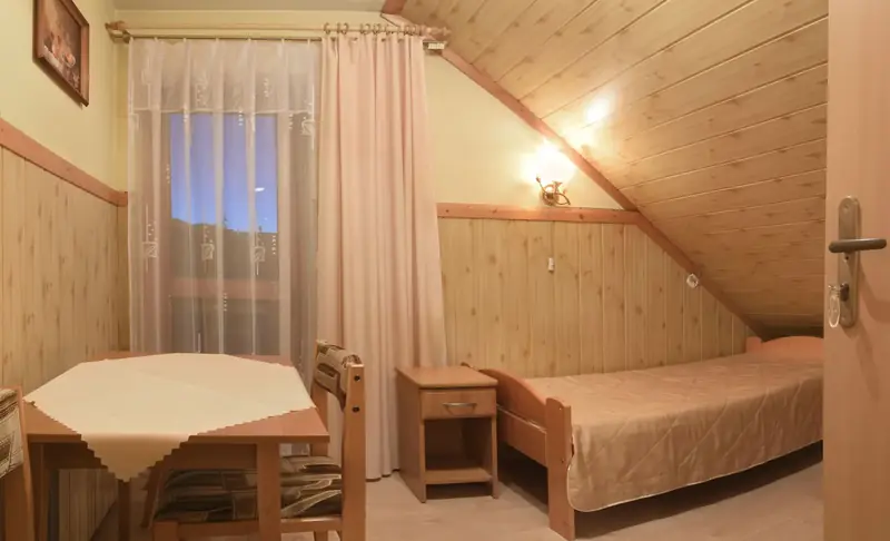 Pokój jednoosobowy z wyjściem na balkon